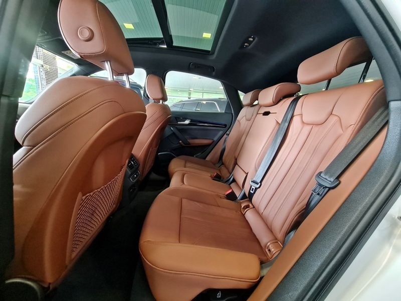 Audi Q5 2.0 55 TFSIE PHEV SPORTBACK PERFORMANCE BLACK QUATTRO S TRONIC 2022/2023 CARRO DEZ NOVO HAMBURGO / Carros no Vale Audi Q5 2.0 55 TFSIE PHEV SPORTBACK PERFORMANCE BLACK QUATTRO S TRONIC 2022/2023 CARRO DEZ NOVO HAMBURGO / Carros no Vale