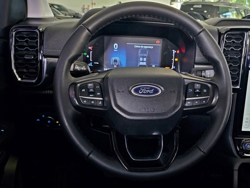 Ford RANGER 3.0 V6 TURBO DIESEL CD LIMITED 4X4 AUTOMÁTICO 2024/2024 CARRO DEZ NOVO HAMBURGO / Carros no Vale Ford RANGER 3.0 V6 TURBO DIESEL CD LIMITED 4X4 AUTOMÁTICO 2024/2024 CARRO DEZ NOVO HAMBURGO / Carros no Vale