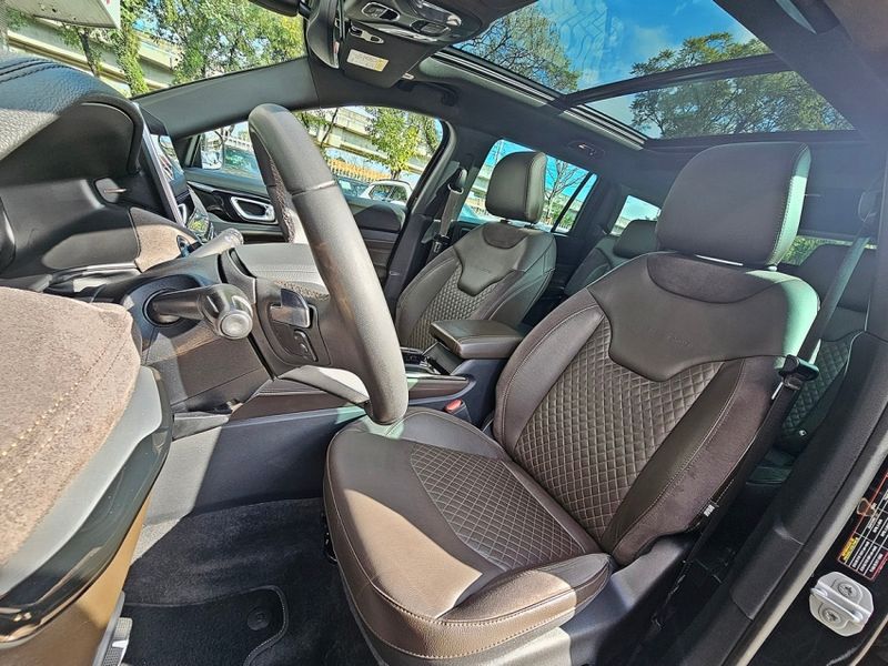 JEEP COMMANDER 2.0 TD380 TURBO DIESEL OVERLAND AT9 2022/2022 CARRO DEZ NOVO HAMBURGO / Carros no Vale