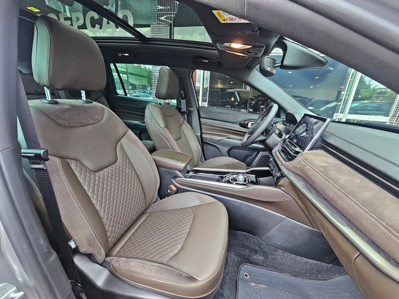 JEEP COMMANDER 2.2 TURBO DIESEL OVERLAND AT9 2026/2026 CARRO DEZ NOVO HAMBURGO / Carros no Vale