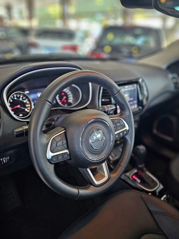 JEEP COMPASS 2.0 16V FLEX LIMITED AUTOMÁTICO 2020/2021 CARRO DEZ NOVO HAMBURGO / Carros no Vale