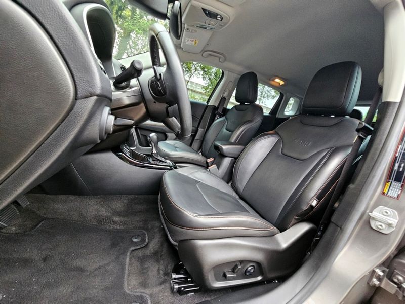 JEEP COMPASS 2.0 16V FLEX LIMITED AUTOMÁTICO 2021/2021 CARRO DEZ NOVO HAMBURGO / Carros no Vale JEEP COMPASS 2.0 16V FLEX LIMITED AUTOMÁTICO 2021/2021 CARRO DEZ NOVO HAMBURGO / Carros no Vale