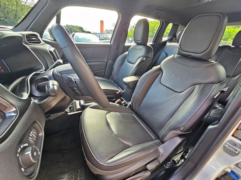JEEP RENEGADE 1.3 T270 TURBO FLEX S 4X4 AT9 2023/2023 CARRO DEZ NOVO HAMBURGO / Carros no Vale