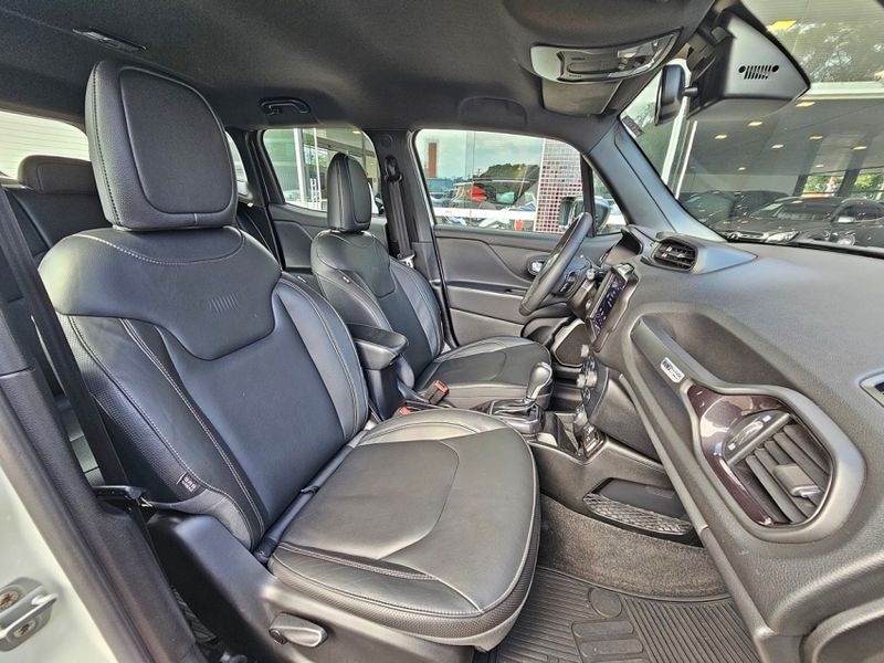 JEEP RENEGADE 1.3 T270 TURBO FLEX S 4X4 AT9 2023/2023 CARRO DEZ NOVO HAMBURGO / Carros no Vale