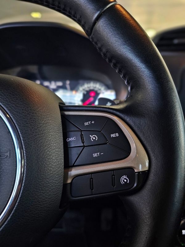 JEEP RENEGADE 2.0 16V TURBO DIESEL LONGITUDE 4P 4X4 AUTOMÁTICO 2015/2016 CARRO DEZ NOVO HAMBURGO / Carros no Vale JEEP RENEGADE 2.0 16V TURBO DIESEL LONGITUDE 4P 4X4 AUTOMÁTICO 2015/2016 CARRO DEZ NOVO HAMBURGO / Carros no Vale