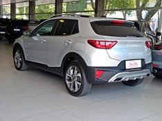 KIA STONIC 1.0 TGDI MHEV SX AUTOMÁTICO 2023/2024 CARRO DEZ NOVO HAMBURGO / Carros no Vale