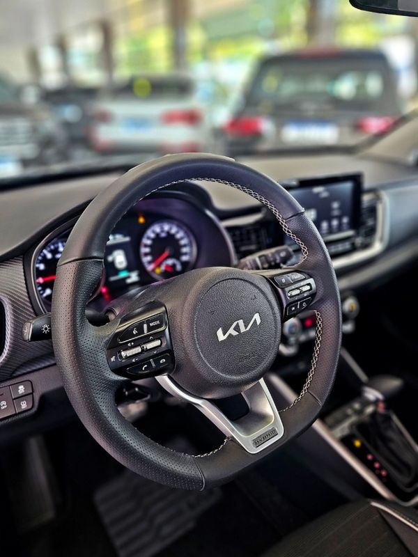 KIA STONIC 1.0 TGDI MHEV SX AUTOMÁTICO 2022/2022 CARRO DEZ NOVO HAMBURGO / Carros no Vale KIA STONIC 1.0 TGDI MHEV SX AUTOMÁTICO 2022/2022 CARRO DEZ NOVO HAMBURGO / Carros no Vale