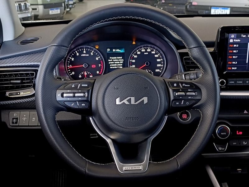 KIA STONIC 1.0 TGDI MHEV SX AUTOMÁTICO 2023/2024 CARRO DEZ NOVO HAMBURGO / Carros no Vale
