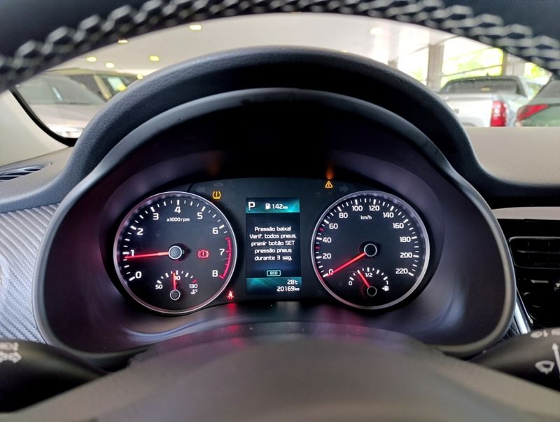 KIA STONIC 1.0 TGDI MHEV SX AUTOMÁTICO 2023/2024 CARRO DEZ NOVO HAMBURGO / Carros no Vale