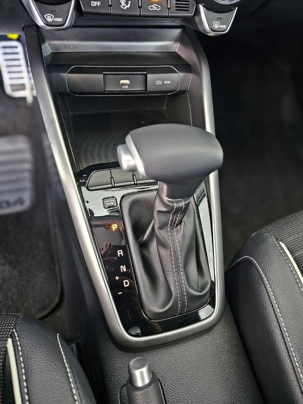 KIA STONIC 1.0 TGDI MHEV SX AUTOMÁTICO 2022/2022 CARRO DEZ NOVO HAMBURGO / Carros no Vale KIA STONIC 1.0 TGDI MHEV SX AUTOMÁTICO 2022/2022 CARRO DEZ NOVO HAMBURGO / Carros no Vale
