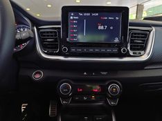 KIA STONIC 1.0 TGDI MHEV SX AUTOMÁTICO 2023/2024 CARRO DEZ NOVO HAMBURGO / Carros no Vale