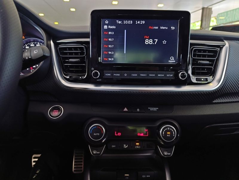 KIA STONIC 1.0 TGDI MHEV SX AUTOMÁTICO 2023/2024 CARRO DEZ NOVO HAMBURGO / Carros no Vale