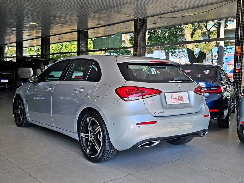 Mercedes-Benz A 250 2.0 CGI GASOLINA VISION 7G-DCT 2019/2020 CARRO DEZ NOVO HAMBURGO / Carros no Vale Mercedes-Benz A 250 2.0 CGI GASOLINA VISION 7G-DCT 2019/2020 CARRO DEZ NOVO HAMBURGO / Carros no Vale