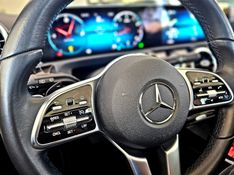 Mercedes-Benz A 250 2.0 CGI GASOLINA VISION 7G-DCT 2019/2020 CARRO DEZ NOVO HAMBURGO / Carros no Vale