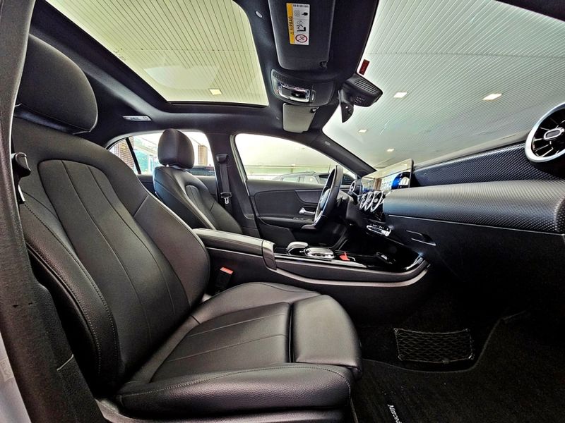 Mercedes-Benz A 250 2.0 CGI GASOLINA VISION 7G-DCT 2019/2020 CARRO DEZ NOVO HAMBURGO / Carros no Vale Mercedes-Benz A 250 2.0 CGI GASOLINA VISION 7G-DCT 2019/2020 CARRO DEZ NOVO HAMBURGO / Carros no Vale