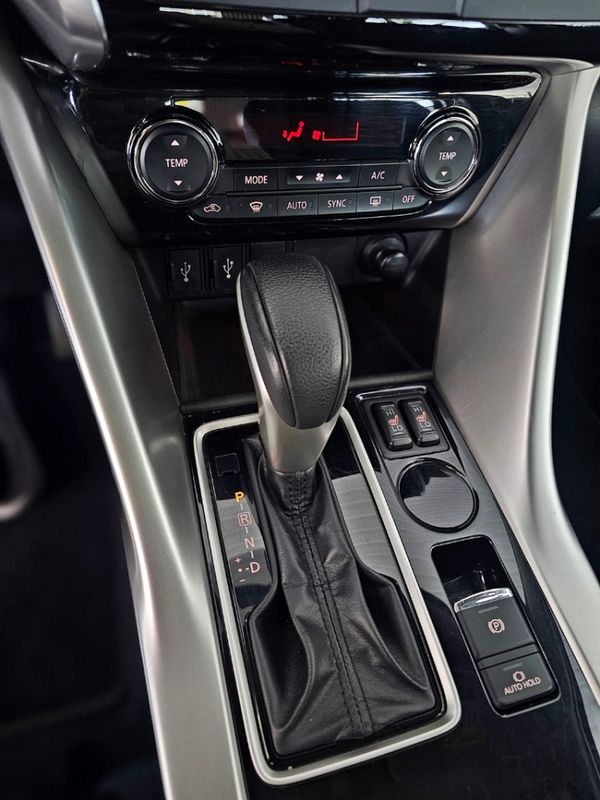 Mitsubishi ECLIPSE CROSS 1.5 MIVEC TURBO GASOLINA HPE CVT 2023/2024 CARRO DEZ NOVO HAMBURGO / Carros no Vale Mitsubishi ECLIPSE CROSS 1.5 MIVEC TURBO GASOLINA HPE CVT 2023/2024 CARRO DEZ NOVO HAMBURGO / Carros no Vale