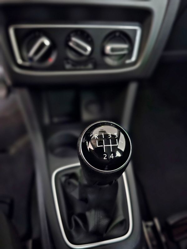Volkswagen FOX 1.6 MSI TOTAL FLEX CONNECT 4P MANUAL 2019/2020 CARRO DEZ NOVO HAMBURGO / Carros no Vale Volkswagen FOX 1.6 MSI TOTAL FLEX CONNECT 4P MANUAL 2019/2020 CARRO DEZ NOVO HAMBURGO / Carros no Vale