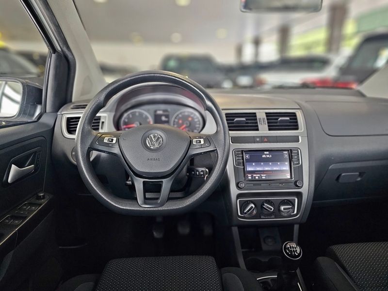 Volkswagen FOX 1.6 MSI TOTAL FLEX CONNECT 4P MANUAL 2019/2020 CARRO DEZ NOVO HAMBURGO / Carros no Vale Volkswagen FOX 1.6 MSI TOTAL FLEX CONNECT 4P MANUAL 2019/2020 CARRO DEZ NOVO HAMBURGO / Carros no Vale