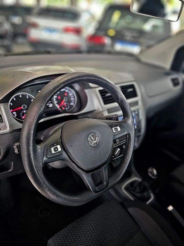 Volkswagen FOX 1.6 MSI TOTAL FLEX CONNECT 4P MANUAL 2019/2020 CARRO DEZ NOVO HAMBURGO / Carros no Vale Volkswagen FOX 1.6 MSI TOTAL FLEX CONNECT 4P MANUAL 2019/2020 CARRO DEZ NOVO HAMBURGO / Carros no Vale