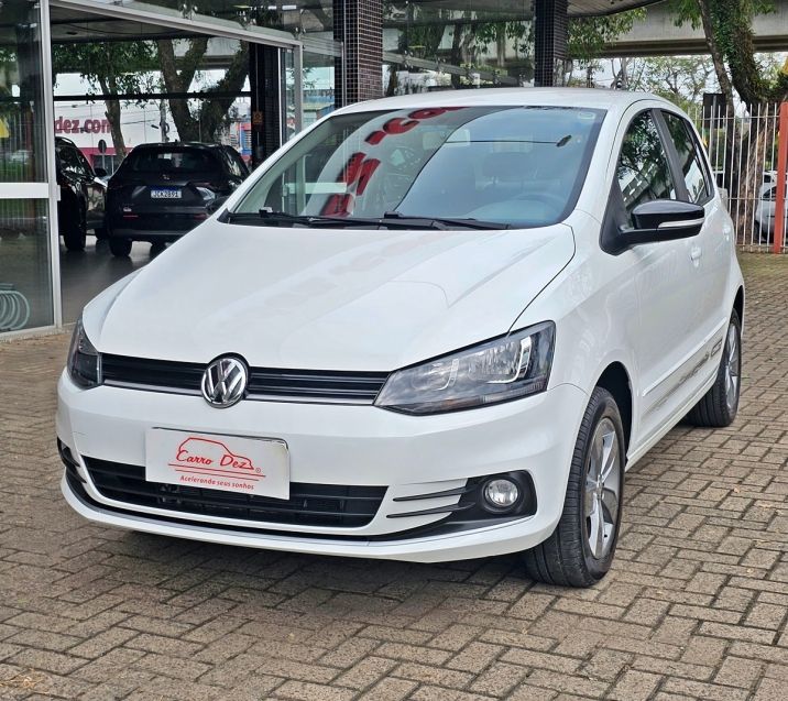 Volkswagen FOX 1.6 MSI TOTAL FLEX CONNECT 4P MANUAL 2019/2020 CARRO DEZ NOVO HAMBURGO / Carros no Vale Volkswagen FOX 1.6 MSI TOTAL FLEX CONNECT 4P MANUAL 2019/2020 CARRO DEZ NOVO HAMBURGO / Carros no Vale
