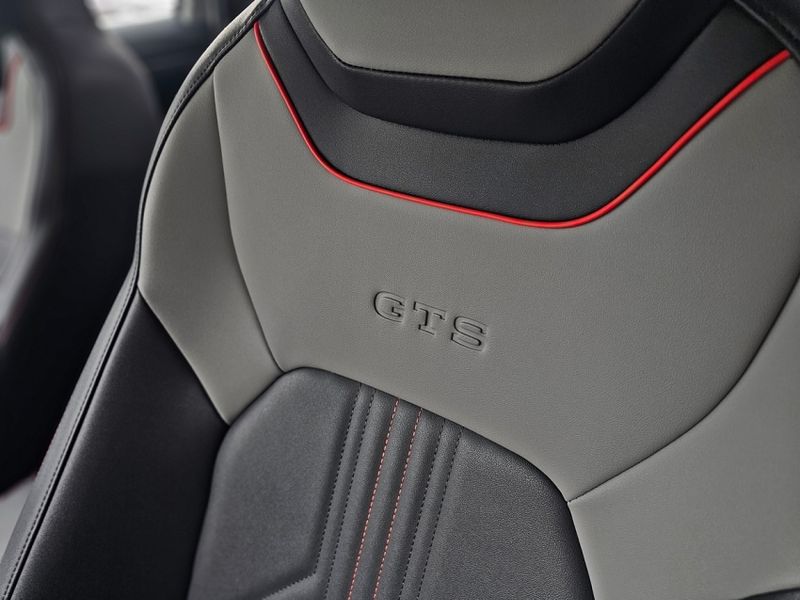 Volkswagen NIVUS 1.4 250 TSI TOTAL FLEX GTS AUTOMÁTICO 2025/2026 CARRO DEZ NOVO HAMBURGO / Carros no Vale