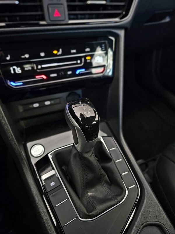 Volkswagen TAOS 1.4 250 TSI TOTAL FLEX HIGHLINE AUTOMÁTICO 2024/2024 CARRO DEZ NOVO HAMBURGO / Carros no Vale