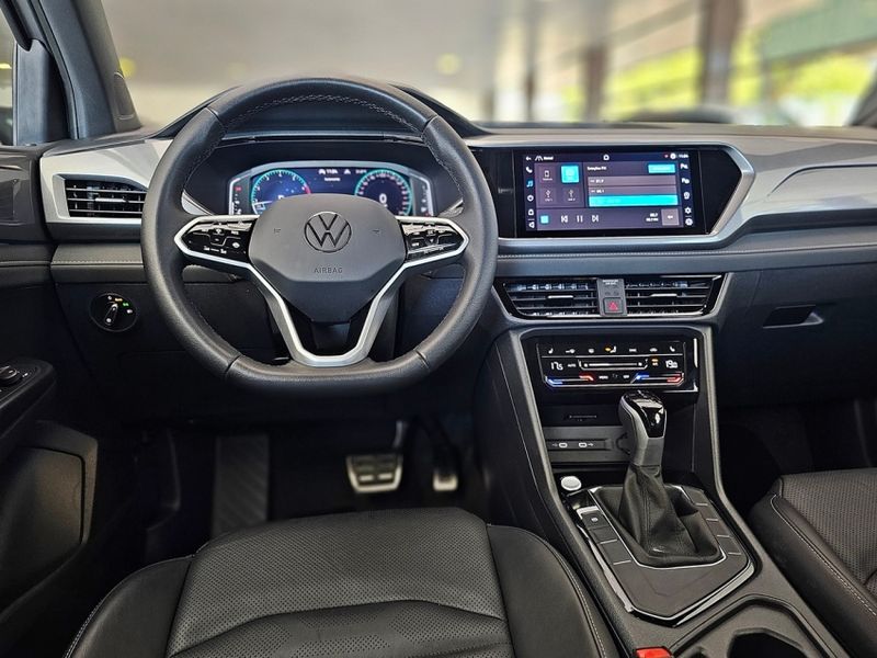 Volkswagen TAOS 1.4 250 TSI TOTAL FLEX HIGHLINE AUTOMÁTICO 2024/2024 CARRO DEZ NOVO HAMBURGO / Carros no Vale