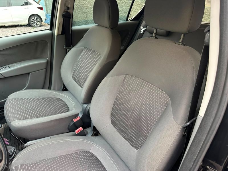 Fiat PALIO 1.0 MPI ATTRACTIVE 8V FLEX 4P MANUAL 2014/2015 CARRO AUTOMARCAS CAXIAS DO SUL / Carros no Vale
