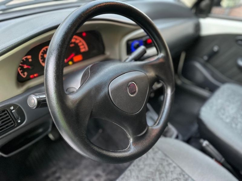 Fiat STRADA 1.4 MPI FIRE CS 8V FLEX 2P MANUAL 2011/2012 CARRO AUTOMARCAS CAXIAS DO SUL / Carros no Vale