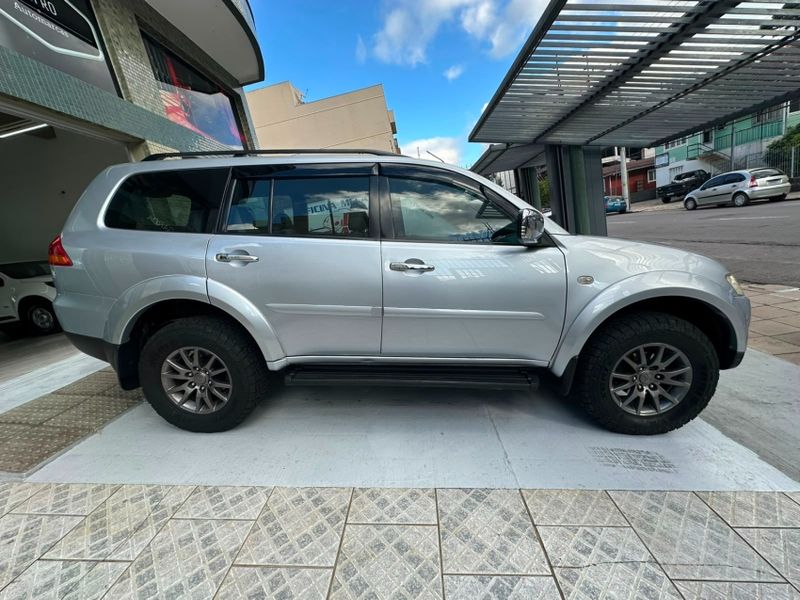 Mitsubishi PAJERO DAKAR 3.2 HPE 4X4 7 LUGARES 16V TURBO INTERCOOLER DIESEL 4P AUTOMÁTICO 2010/2011 CARRO AUTOMARCAS CAXIAS DO SUL / Carros no Vale