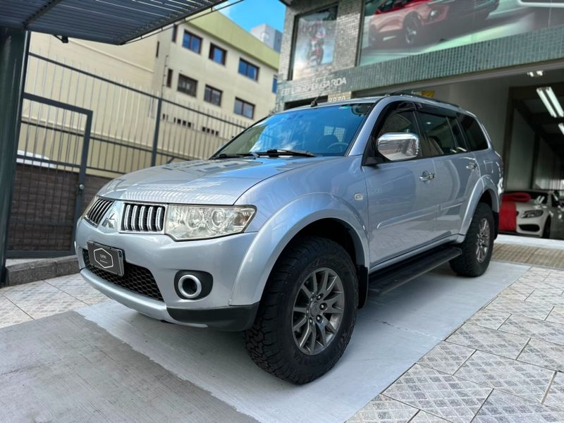 Mitsubishi PAJERO DAKAR 3.2 HPE 4X4 7 LUGARES 16V TURBO INTERCOOLER DIESEL 4P AUTOMÁTICO 2010/2011 CARRO AUTOMARCAS CAXIAS DO SUL / Carros no Vale