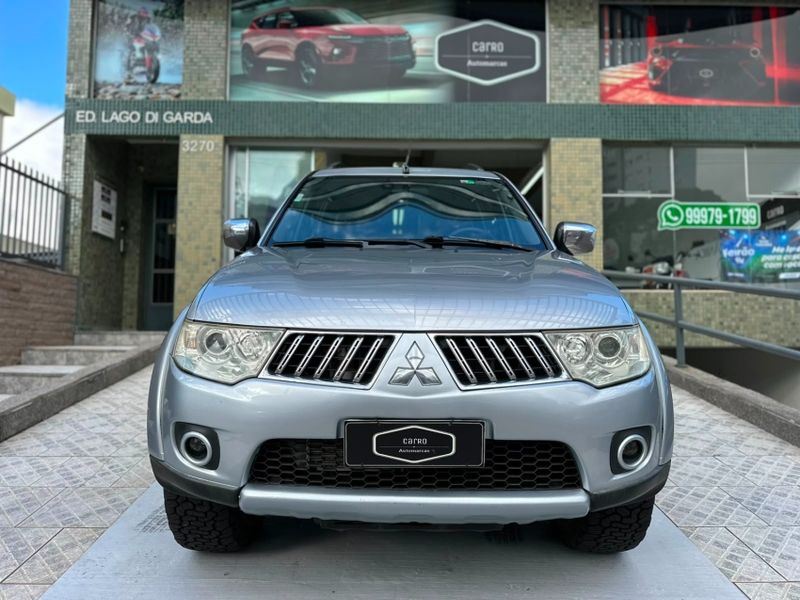 Mitsubishi PAJERO DAKAR 3.2 HPE 4X4 7 LUGARES 16V TURBO INTERCOOLER DIESEL 4P AUTOMÁTICO 2010/2011 CARRO AUTOMARCAS CAXIAS DO SUL / Carros no Vale