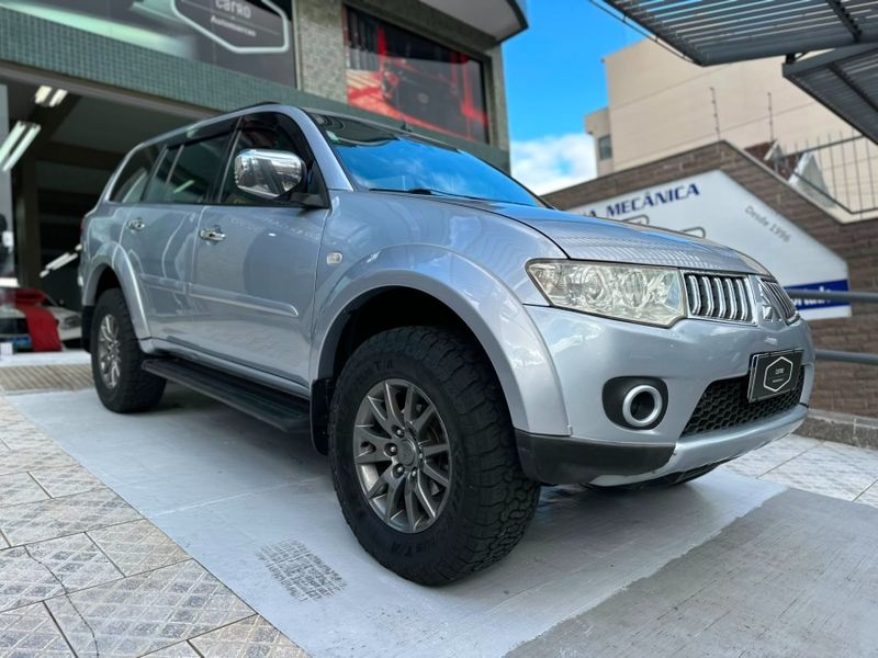 Mitsubishi PAJERO DAKAR 3.2 HPE 4X4 7 LUGARES 16V TURBO INTERCOOLER DIESEL 4P AUTOMÁTICO 2010/2011 CARRO AUTOMARCAS CAXIAS DO SUL / Carros no Vale