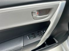 Toyota COROLLA 2.0 XEI 16V FLEX 4P AUTOMÁTICO 2015/2016 CARRO AUTOMARCAS CAXIAS DO SUL / Carros no Vale