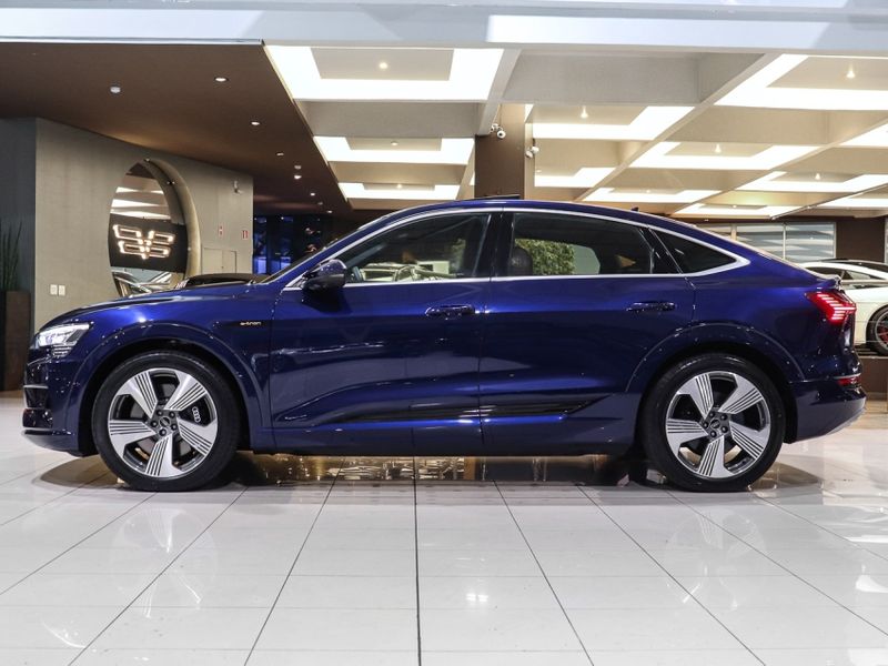 Audi E-TRON ELÉTRICO SPORTBACK PERFORMANCE QUATTRO 2022/2022 VIA BELLA VEÍCULOS ESPECIAIS CAXIAS DO SUL / Carros no Vale Audi E-TRON ELÉTRICO SPORTBACK PERFORMANCE QUATTRO 2022/2022 VIA BELLA VEÍCULOS ESPECIAIS CAXIAS DO SUL / Carros no Vale