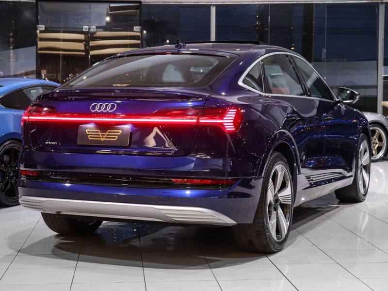 Audi E-TRON ELÉTRICO SPORTBACK PERFORMANCE QUATTRO 2022/2022 VIA BELLA VEÍCULOS ESPECIAIS CAXIAS DO SUL / Carros no Vale Audi E-TRON ELÉTRICO SPORTBACK PERFORMANCE QUATTRO 2022/2022 VIA BELLA VEÍCULOS ESPECIAIS CAXIAS DO SUL / Carros no Vale