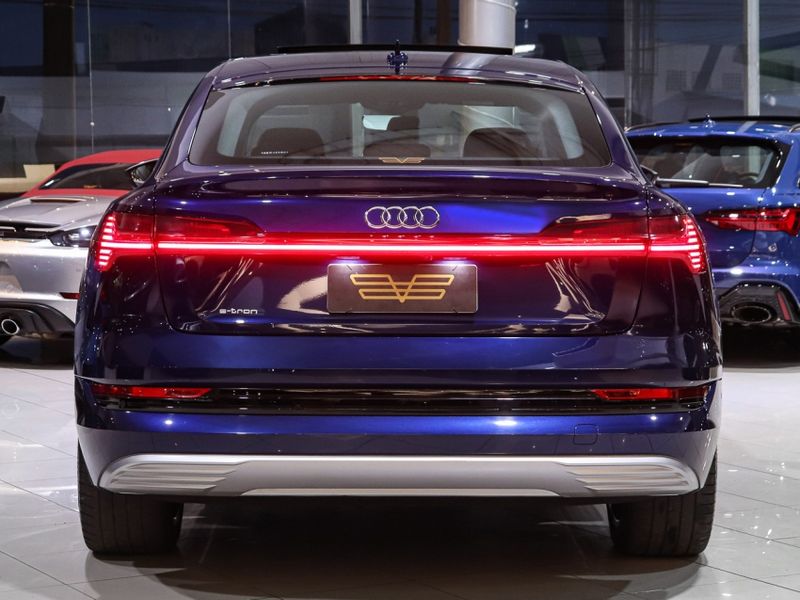 Audi E-TRON ELÉTRICO SPORTBACK PERFORMANCE QUATTRO 2022/2022 VIA BELLA VEÍCULOS ESPECIAIS CAXIAS DO SUL / Carros no Vale Audi E-TRON ELÉTRICO SPORTBACK PERFORMANCE QUATTRO 2022/2022 VIA BELLA VEÍCULOS ESPECIAIS CAXIAS DO SUL / Carros no Vale