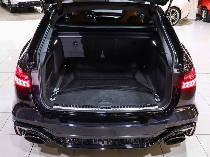 Audi RS6 4.0 V8 TFSI MHEV AVANT PERFORMANCE TIPTRONIC 2023/2024 VIA BELLA VEÍCULOS ESPECIAIS CAXIAS DO SUL / Carros no Vale
