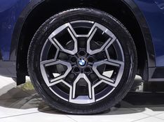 BMW X1 2.0 16V TURBO GASOLINA SDRIVE20I X-LINE STEPTRONIC 2023/2023 VIA BELLA VEÍCULOS ESPECIAIS CAXIAS DO SUL / Carros no Vale