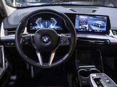 BMW X1 2.0 16V TURBO GASOLINA SDRIVE20I X-LINE STEPTRONIC 2023/2023 VIA BELLA VEÍCULOS ESPECIAIS CAXIAS DO SUL / Carros no Vale