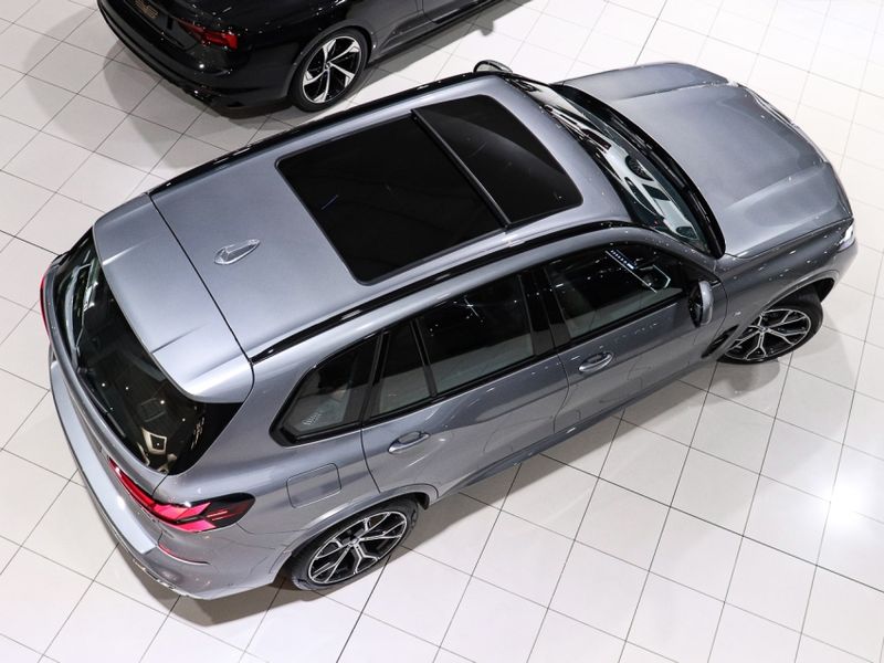 BMW X5 3.0 I6 TURBO HÍBRIDO XDRIVE50E M SPORT AUTOMÁTICO 2023/2024 VIA BELLA VEÍCULOS ESPECIAIS CAXIAS DO SUL / Carros no Vale BMW X5 3.0 I6 TURBO HÍBRIDO XDRIVE50E M SPORT AUTOMÁTICO 2023/2024 VIA BELLA VEÍCULOS ESPECIAIS CAXIAS DO SUL / Carros no Vale