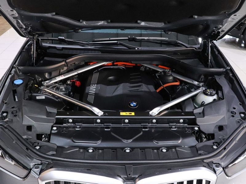 BMW X5 3.0 I6 TURBO HÍBRIDO XDRIVE50E M SPORT AUTOMÁTICO 2023/2024 VIA BELLA VEÍCULOS ESPECIAIS CAXIAS DO SUL / Carros no Vale BMW X5 3.0 I6 TURBO HÍBRIDO XDRIVE50E M SPORT AUTOMÁTICO 2023/2024 VIA BELLA VEÍCULOS ESPECIAIS CAXIAS DO SUL / Carros no Vale