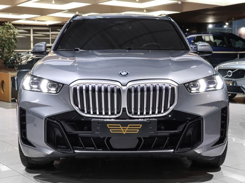 BMW X5 3.0 I6 TURBO HÍBRIDO XDRIVE50E M SPORT AUTOMÁTICO 2023/2024 VIA BELLA VEÍCULOS ESPECIAIS CAXIAS DO SUL / Carros no Vale