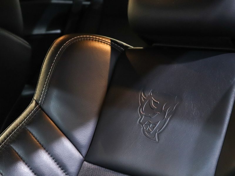 Dodge CHALLENGER 6.2 V8 HEMI GASOLINA SRT DEMON TORQUEFLITE 2018/2018 VIA BELLA VEÍCULOS ESPECIAIS CAXIAS DO SUL / Carros no Vale Dodge CHALLENGER 6.2 V8 HEMI GASOLINA SRT DEMON TORQUEFLITE 2018/2018 VIA BELLA VEÍCULOS ESPECIAIS CAXIAS DO SUL / Carros no Vale