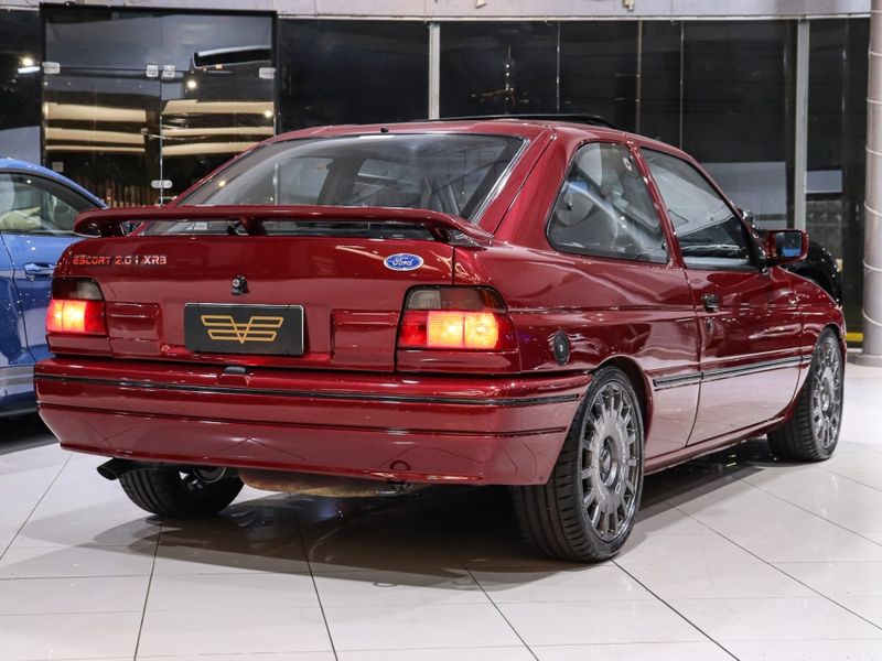 Ford ESCORT 2.0 I XR3 8V ÁLCOOL 2P MANUAL 1994/1995 VIA BELLA VEÍCULOS ESPECIAIS CAXIAS DO SUL / Carros no Vale