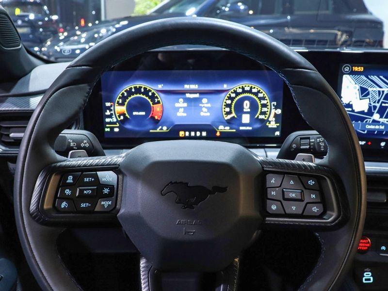 Ford MUSTANG 5.0 V8 GASOLINA DARK HORSE SELECTSHIFT 2025/2025 VIA BELLA VEÍCULOS ESPECIAIS CAXIAS DO SUL / Carros no Vale