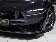 Ford MUSTANG 5.0 V8 GASOLINA DARK HORSE SELECTSHIFT 2025/2025 VIA BELLA VEÍCULOS ESPECIAIS CAXIAS DO SUL / Carros no Vale