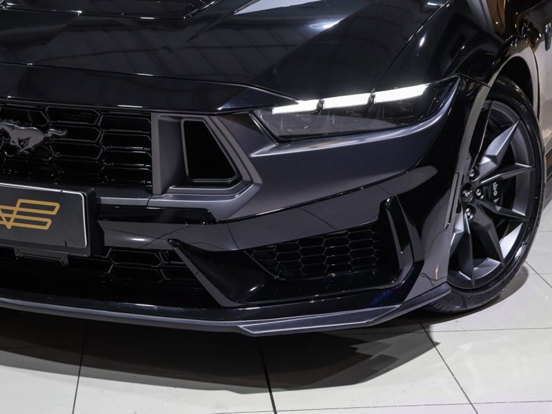 Ford MUSTANG 5.0 V8 GASOLINA DARK HORSE SELECTSHIFT 2025/2025 VIA BELLA VEÍCULOS ESPECIAIS CAXIAS DO SUL / Carros no Vale