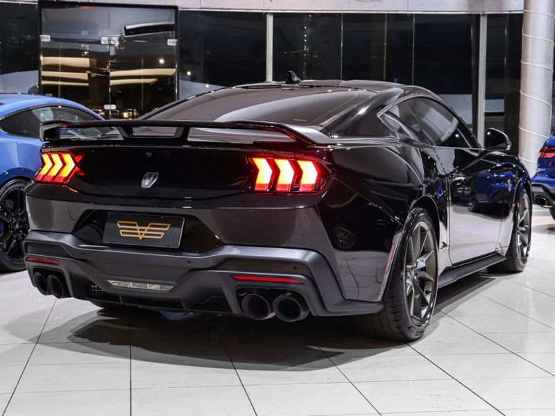Ford MUSTANG 5.0 V8 GASOLINA DARK HORSE SELECTSHIFT 2025/2025 VIA BELLA VEÍCULOS ESPECIAIS CAXIAS DO SUL / Carros no Vale