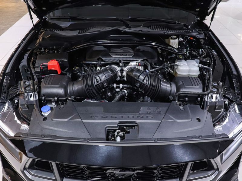 Ford MUSTANG 5.0 V8 GASOLINA DARK HORSE SELECTSHIFT 2025/2025 VIA BELLA VEÍCULOS ESPECIAIS CAXIAS DO SUL / Carros no Vale